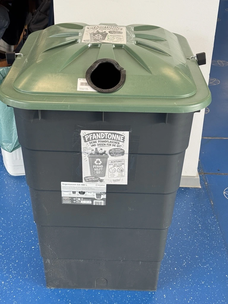 Pfandtonne im Oberstufenraum